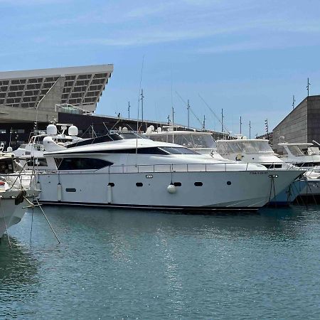 מלון סנט אדריה דה בסוס Yacht 20Metros מראה חיצוני תמונה