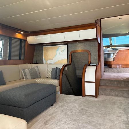 מלון סנט אדריה דה בסוס Yacht 20Metros מראה חיצוני תמונה