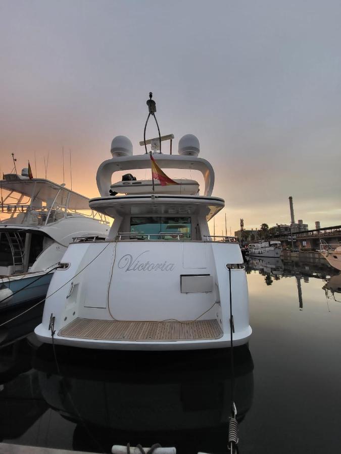 מלון סנט אדריה דה בסוס Yacht 20Metros מראה חיצוני תמונה